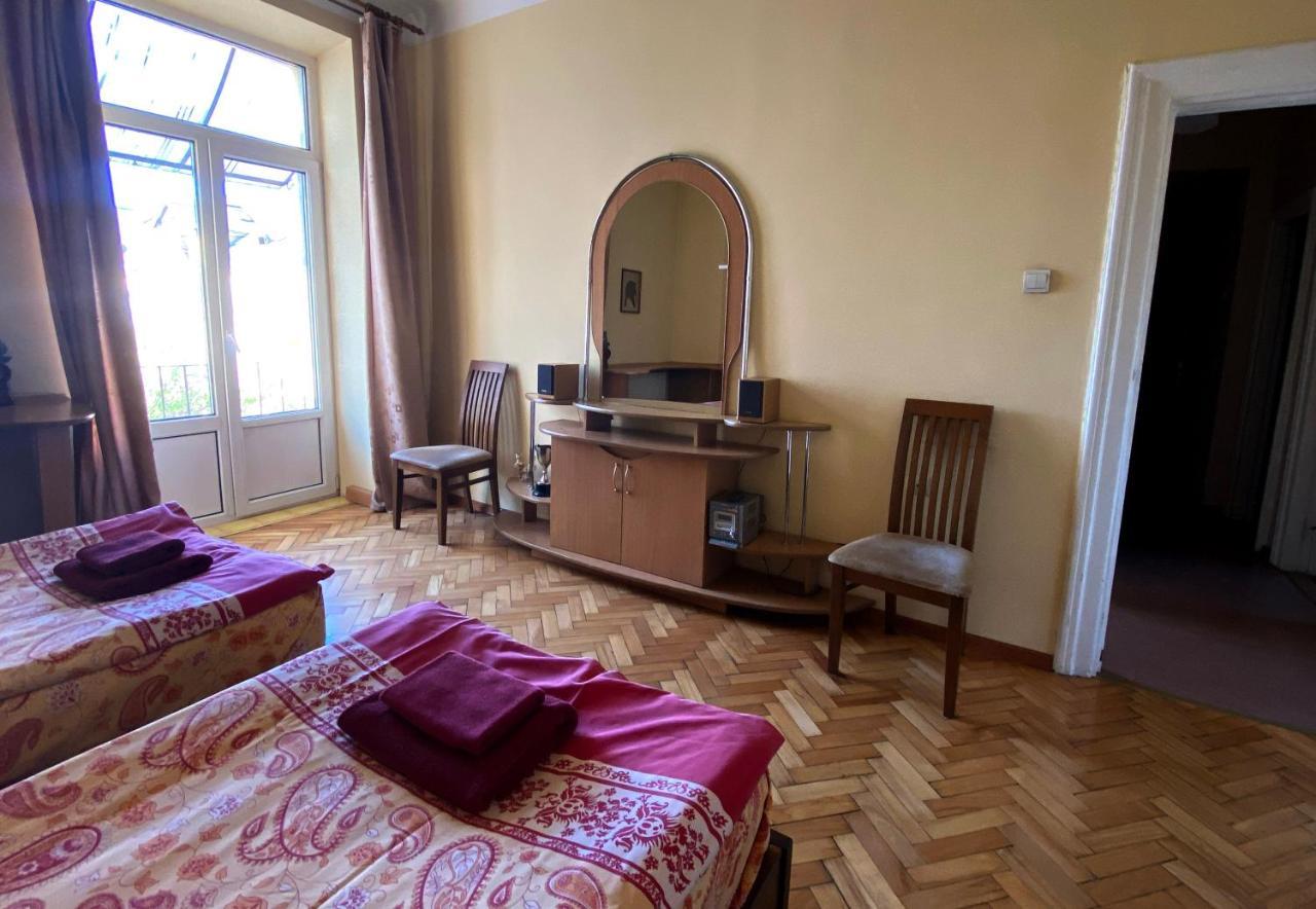 Apartment On Svobody Avenue Lviv Luaran gambar